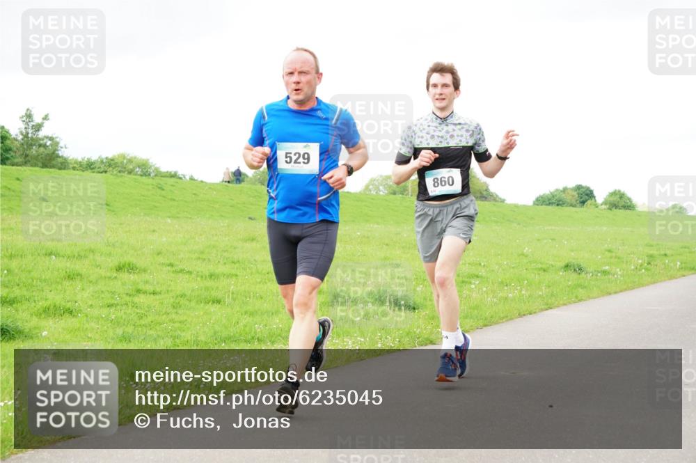 05.05.2024 - 7. Wedeler Halbmarathon Fuchs,  Jonas http://msf.ph/oto/6235045 05.05.2024 11:22:26 Laufen 529, 860 meine-sportfotos.de