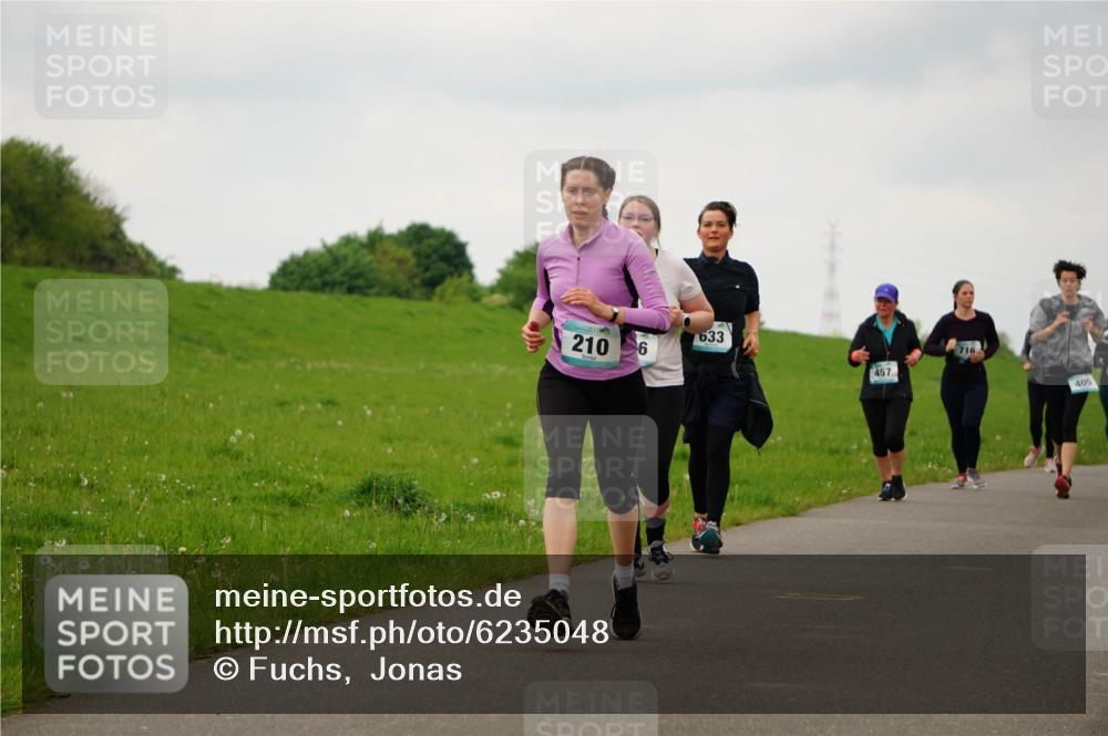 05.05.2024 - 7. Wedeler Halbmarathon Fuchs,  Jonas http://msf.ph/oto/6235048 05.05.2024 11:22:29 Laufen 633, 210, 6, 716, 457, 405 meine-sportfotos.de