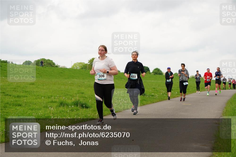 05.05.2024 - 7. Wedeler Halbmarathon Fuchs,  Jonas http://msf.ph/oto/6235070 05.05.2024 11:22:33 Laufen 306, 633, 457, 405 meine-sportfotos.de
