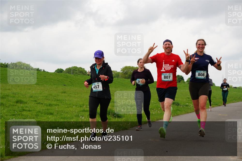 05.05.2024 - 7. Wedeler Halbmarathon Fuchs,  Jonas http://msf.ph/oto/6235101 05.05.2024 11:22:40 Laufen 12024, 457, 807, 808 meine-sportfotos.de
