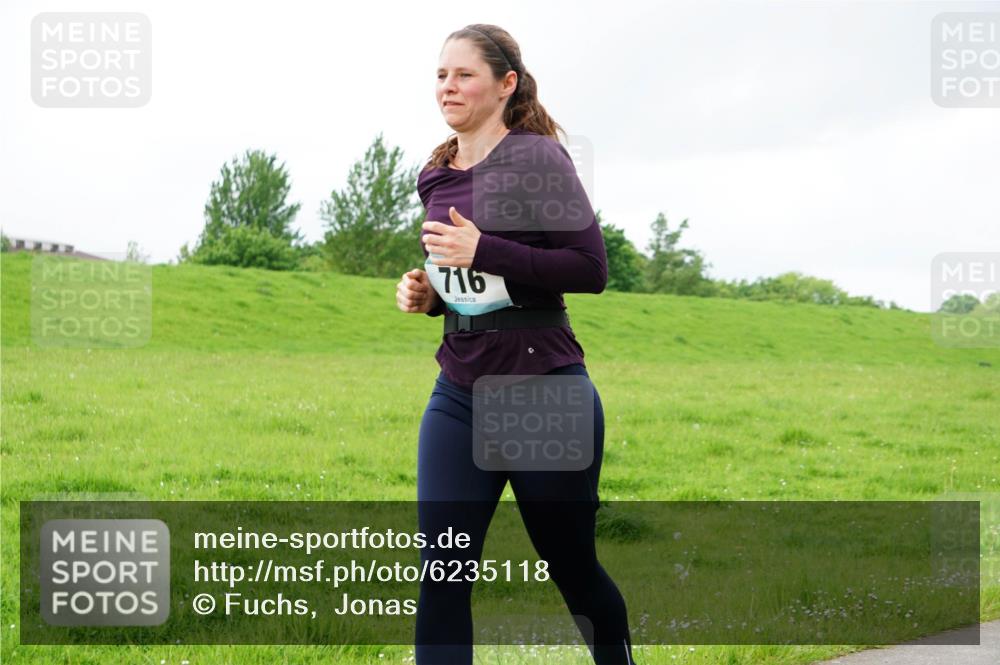 05.05.2024 - 7. Wedeler Halbmarathon Fuchs,  Jonas http://msf.ph/oto/6235118 05.05.2024 11:22:44 Laufen 716 meine-sportfotos.de