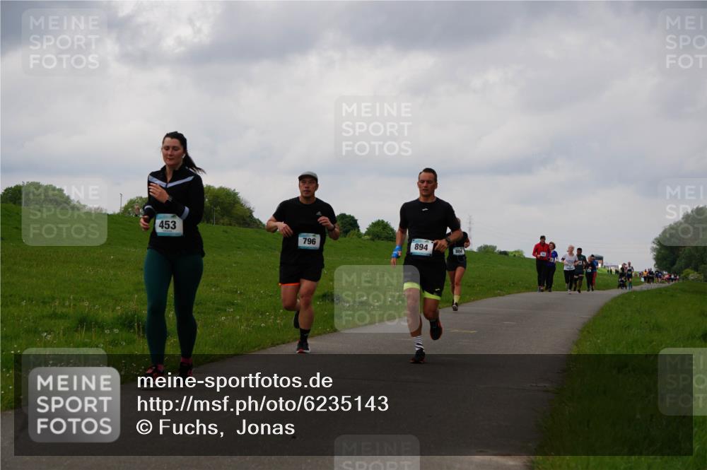 05.05.2024 - 7. Wedeler Halbmarathon Fuchs,  Jonas http://msf.ph/oto/6235143 05.05.2024 11:22:51 Laufen 453, 796, 894 meine-sportfotos.de