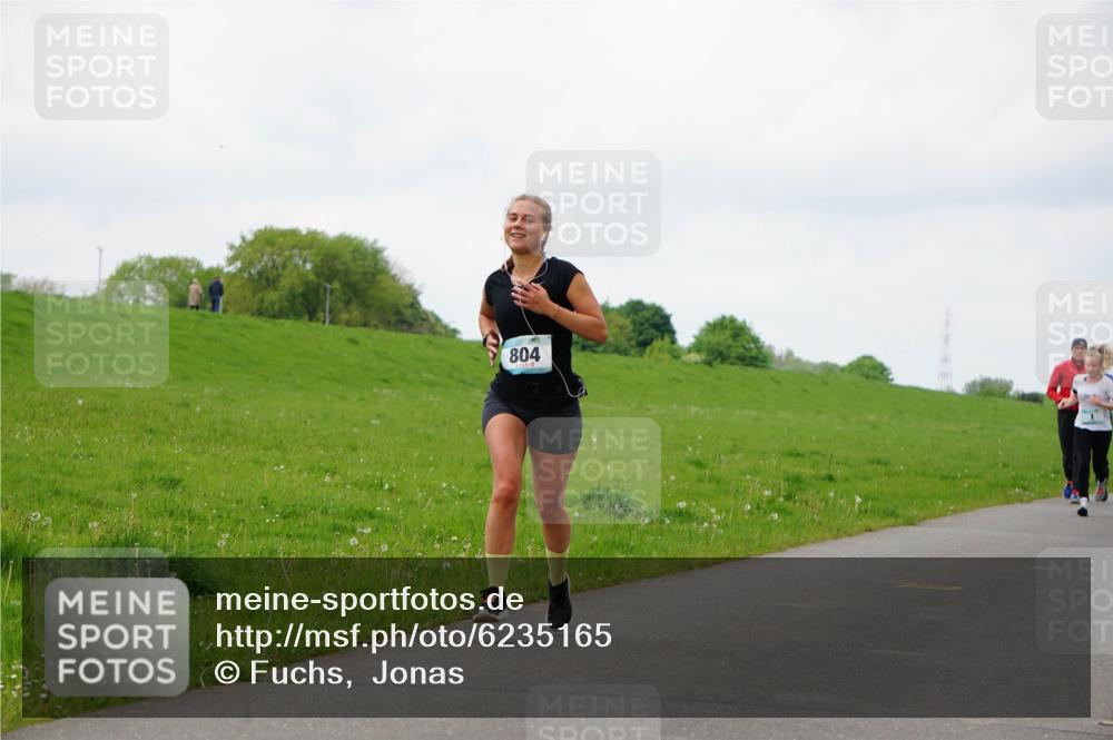 05.05.2024 - 7. Wedeler Halbmarathon Fuchs,  Jonas http://msf.ph/oto/6235165 05.05.2024 11:22:55 Laufen 804 meine-sportfotos.de