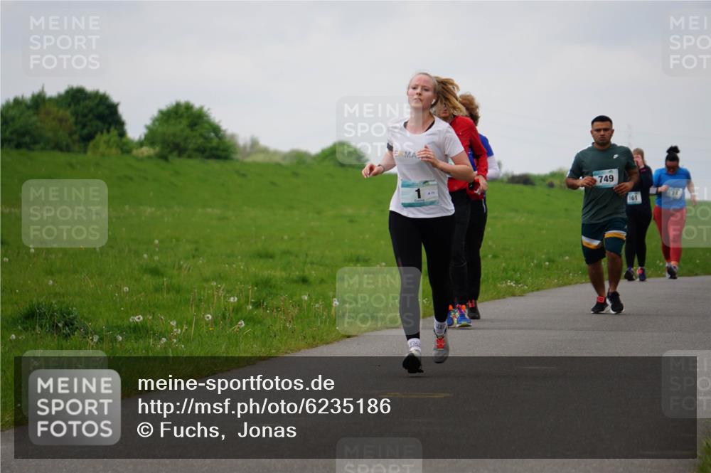 05.05.2024 - 7. Wedeler Halbmarathon Fuchs,  Jonas http://msf.ph/oto/6235186 05.05.2024 11:23:00 Laufen 71, 749, 161 meine-sportfotos.de