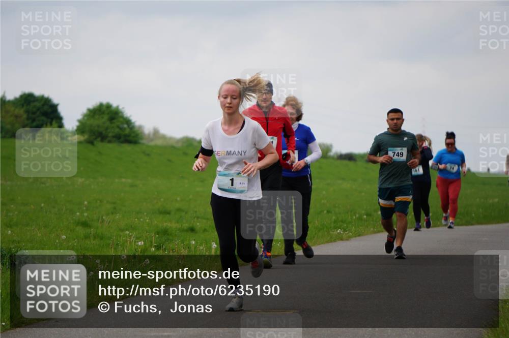 05.05.2024 - 7. Wedeler Halbmarathon Fuchs,  Jonas http://msf.ph/oto/6235190 05.05.2024 11:23:01 Laufen 71, 749, 161 meine-sportfotos.de