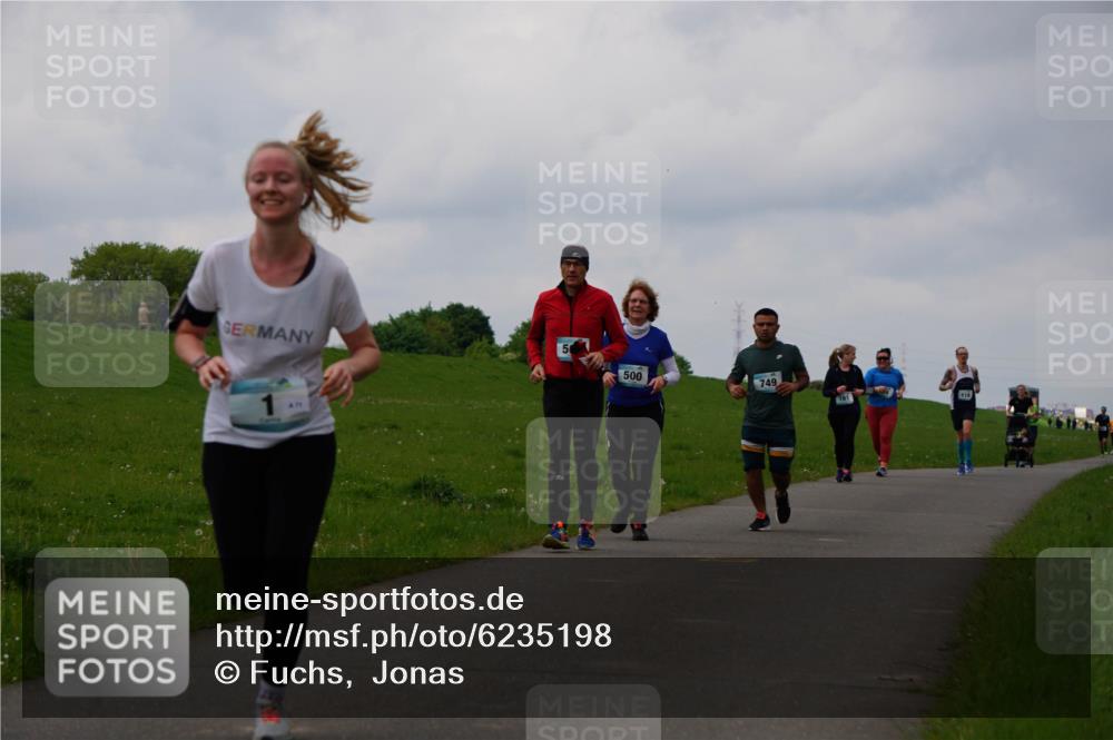 05.05.2024 - 7. Wedeler Halbmarathon Fuchs,  Jonas http://msf.ph/oto/6235198 05.05.2024 11:23:05 Laufen 50, 500, 749, 118 meine-sportfotos.de