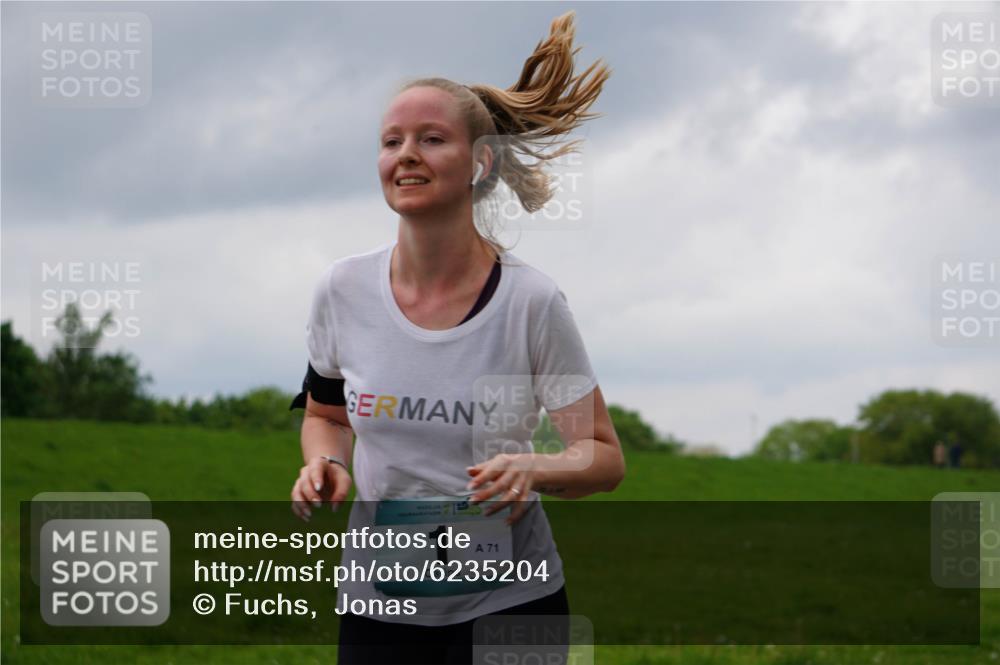 05.05.2024 - 7. Wedeler Halbmarathon Fuchs,  Jonas http://msf.ph/oto/6235204 05.05.2024 11:23:07 Laufen 71 meine-sportfotos.de