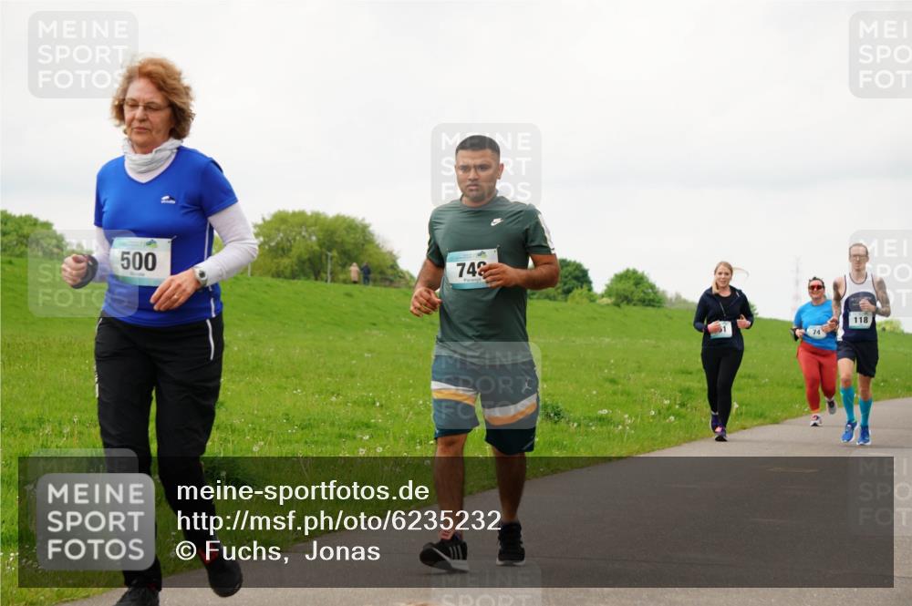 05.05.2024 - 7. Wedeler Halbmarathon Fuchs,  Jonas http://msf.ph/oto/6235232 05.05.2024 11:23:12 Laufen 500, 74, 118 meine-sportfotos.de