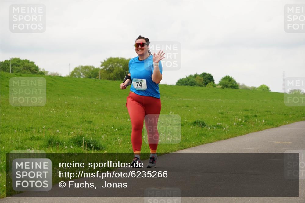 05.05.2024 - 7. Wedeler Halbmarathon Fuchs,  Jonas http://msf.ph/oto/6235266 05.05.2024 11:23:21 Laufen 74 meine-sportfotos.de