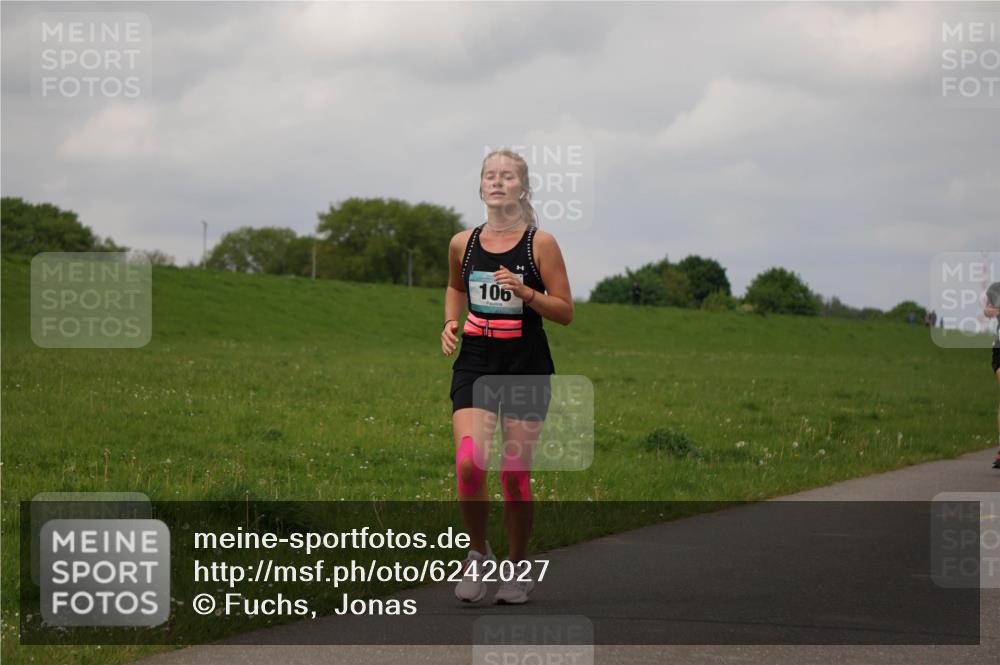 05.05.2024 - 7. Wedeler Halbmarathon Fuchs,  Jonas http://msf.ph/oto/6242027 05.05.2024 12:02:53 Laufen 106 meine-sportfotos.de