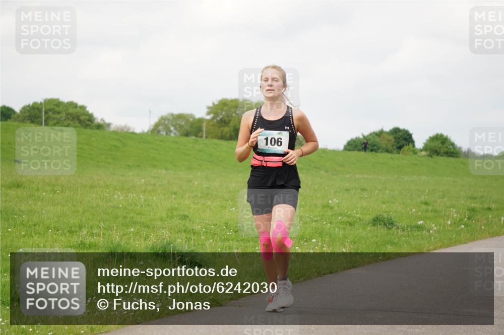 05.05.2024 - 7. Wedeler Halbmarathon Fuchs,  Jonas http://msf.ph/oto/6242030 05.05.2024 12:02:53 Laufen 106 meine-sportfotos.de