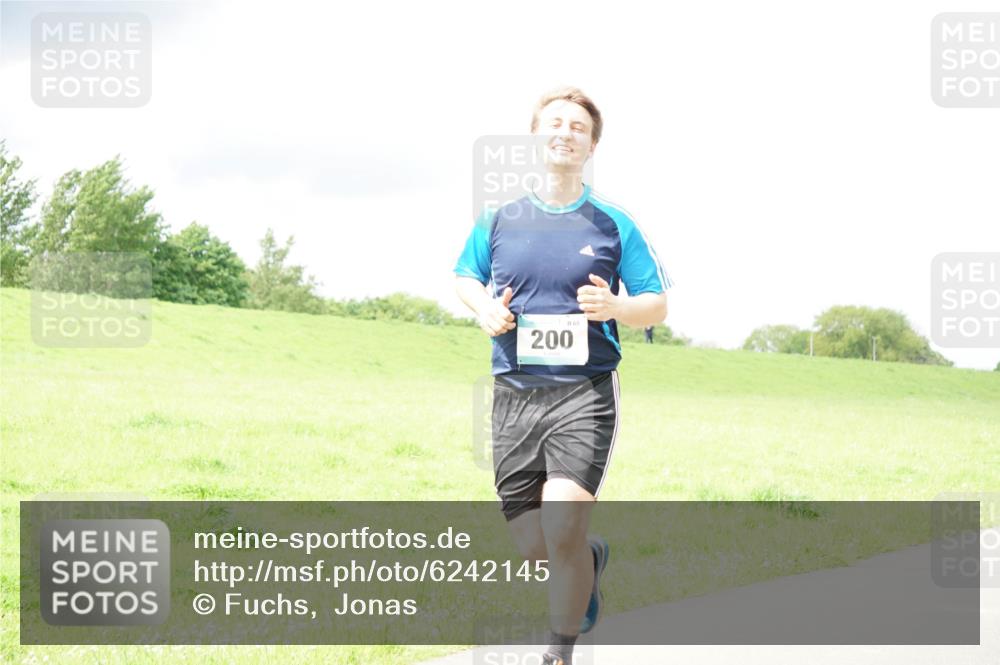 05.05.2024 - 7. Wedeler Halbmarathon Fuchs,  Jonas http://msf.ph/oto/6242145 05.05.2024 12:03:33 Laufen 65, 200 meine-sportfotos.de