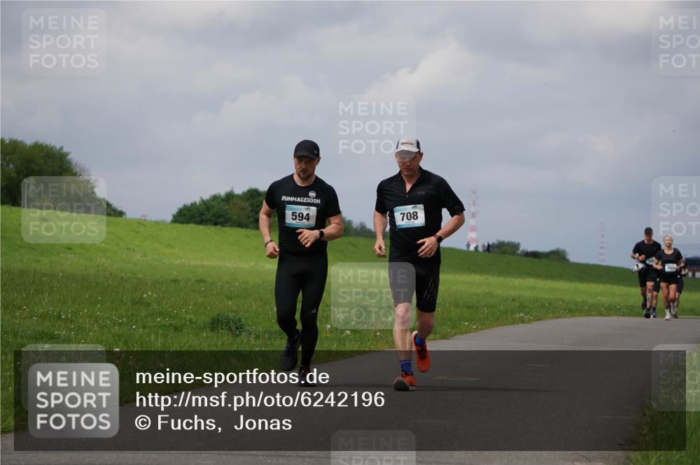 05.05.2024 - 7. Wedeler Halbmarathon Fuchs,  Jonas http://msf.ph/oto/6242196 05.05.2024 12:03:50 Laufen 594, 708 meine-sportfotos.de