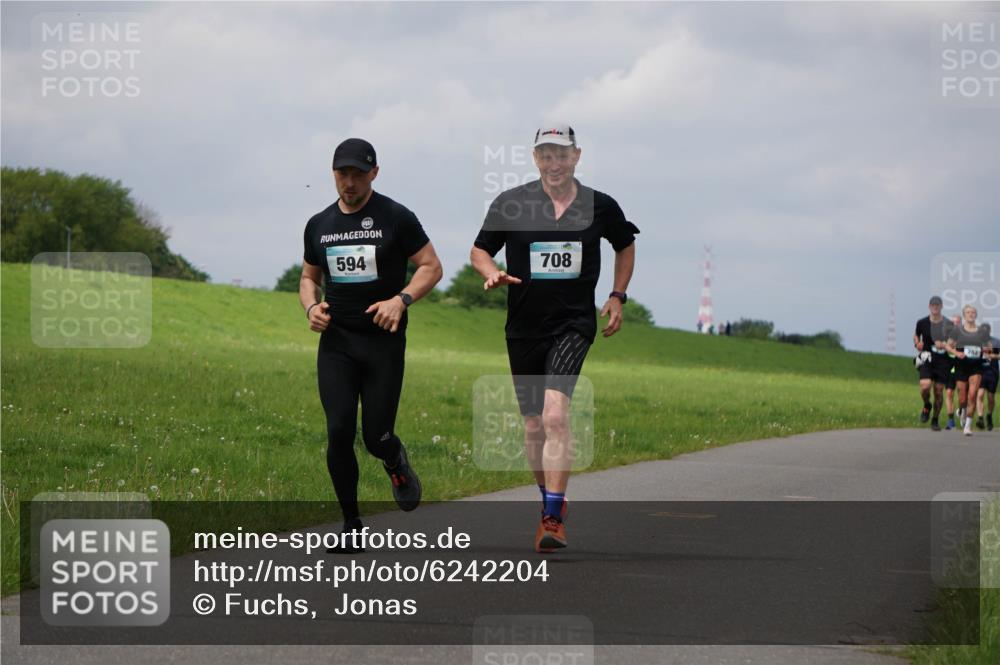 05.05.2024 - 7. Wedeler Halbmarathon Fuchs,  Jonas http://msf.ph/oto/6242204 05.05.2024 12:03:51 Laufen 594, 708 meine-sportfotos.de