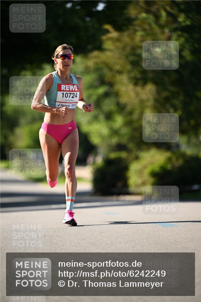08.06.2024 - REWE Women's Run Dr. Thomas Lammeyer http://msf.ph/oto/6242249 09.06.2024 09:11:55 Laufen 10724 meine-sportfotos.de