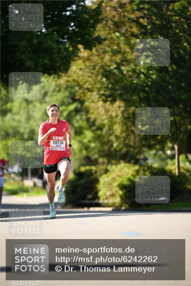 08.06.2024 - REWE Women's Run Dr. Thomas Lammeyer http://msf.ph/oto/6242262 09.06.2024 09:12:37 Laufen 10738 meine-sportfotos.de