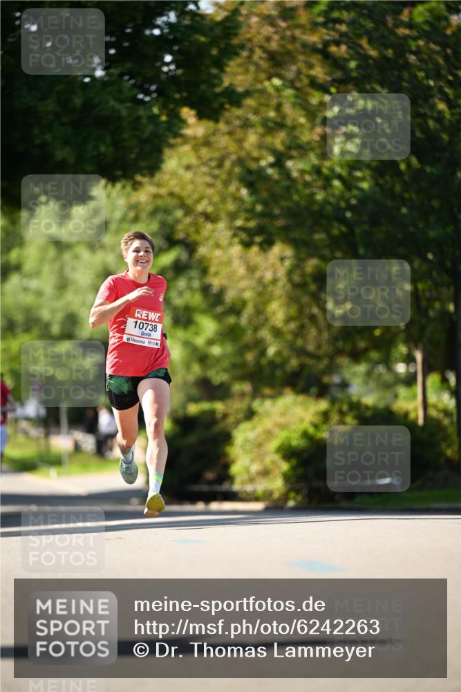 08.06.2024 - REWE Women's Run Dr. Thomas Lammeyer http://msf.ph/oto/6242263 09.06.2024 09:12:37 Laufen 10738 meine-sportfotos.de