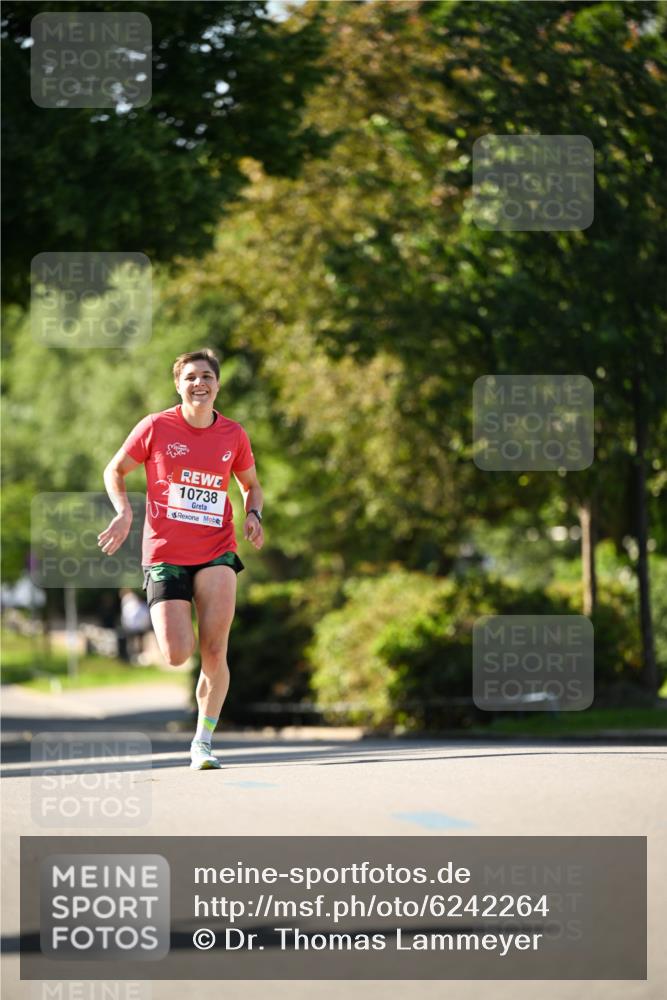 08.06.2024 - REWE Women's Run Dr. Thomas Lammeyer http://msf.ph/oto/6242264 09.06.2024 09:12:37 Laufen 10738 meine-sportfotos.de