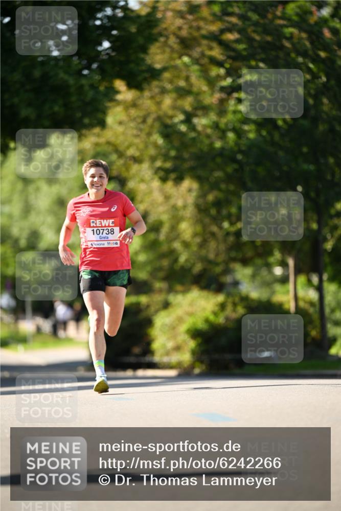 08.06.2024 - REWE Women's Run Dr. Thomas Lammeyer http://msf.ph/oto/6242266 09.06.2024 09:12:38 Laufen 10738 meine-sportfotos.de