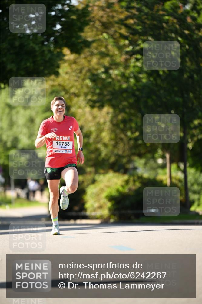 08.06.2024 - REWE Women's Run Dr. Thomas Lammeyer http://msf.ph/oto/6242267 09.06.2024 09:12:38 Laufen 10738 meine-sportfotos.de