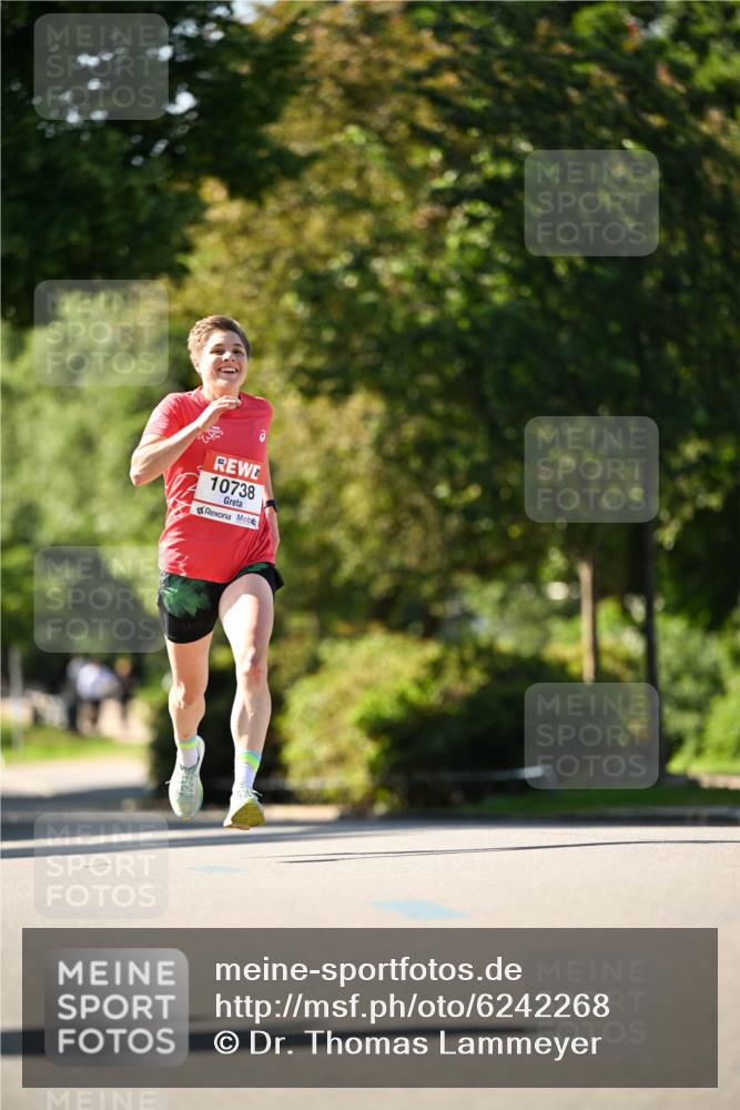 08.06.2024 - REWE Women's Run Dr. Thomas Lammeyer http://msf.ph/oto/6242268 09.06.2024 09:12:38 Laufen 10738 meine-sportfotos.de