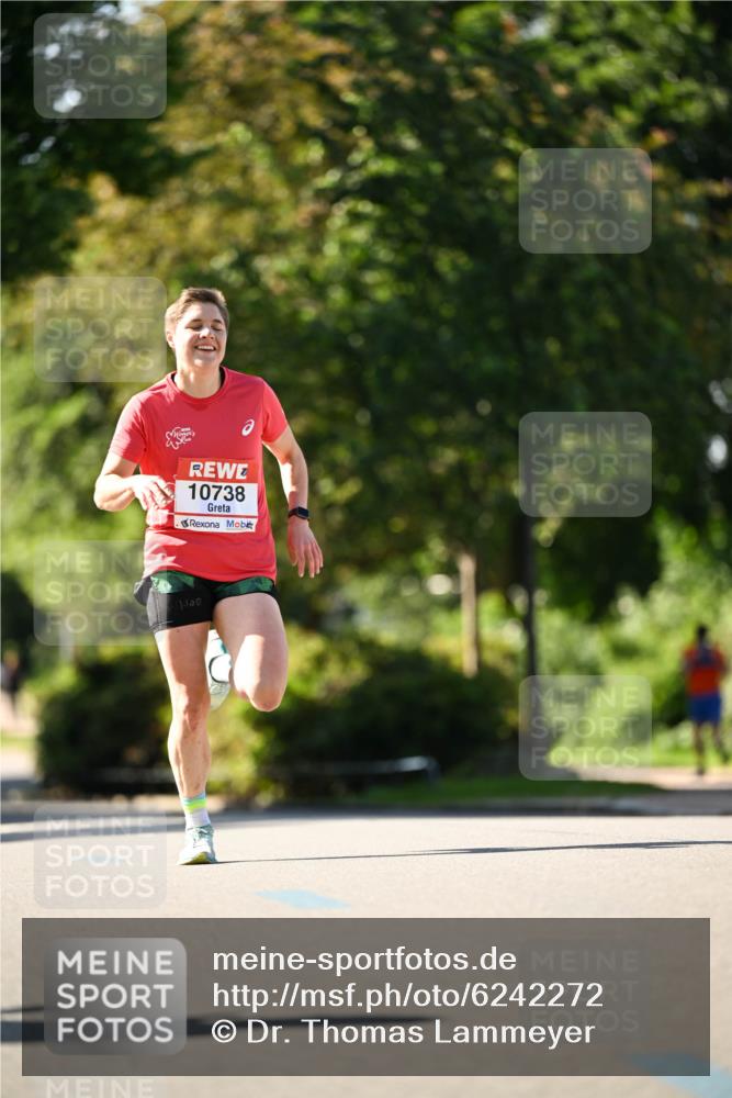 08.06.2024 - REWE Women's Run Dr. Thomas Lammeyer http://msf.ph/oto/6242272 09.06.2024 09:12:39 Laufen 10738, 1, 108 meine-sportfotos.de