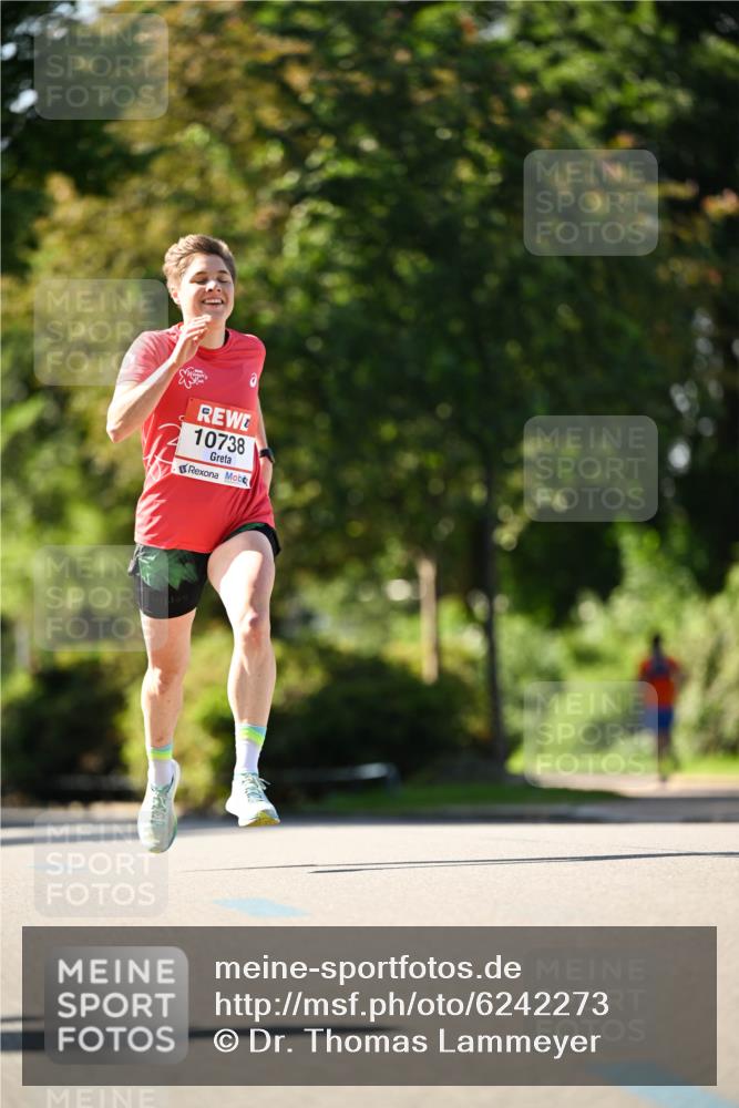 08.06.2024 - REWE Women's Run Dr. Thomas Lammeyer http://msf.ph/oto/6242273 09.06.2024 09:12:39 Laufen 10738 meine-sportfotos.de