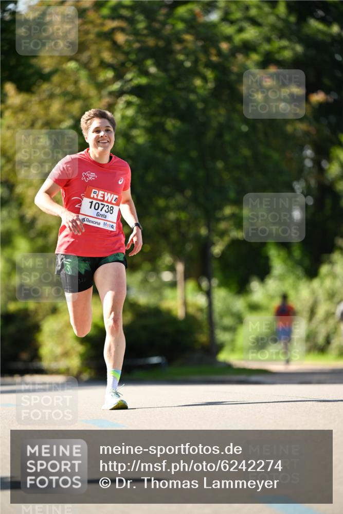 08.06.2024 - REWE Women's Run Dr. Thomas Lammeyer http://msf.ph/oto/6242274 09.06.2024 09:12:39 Laufen 10738 meine-sportfotos.de