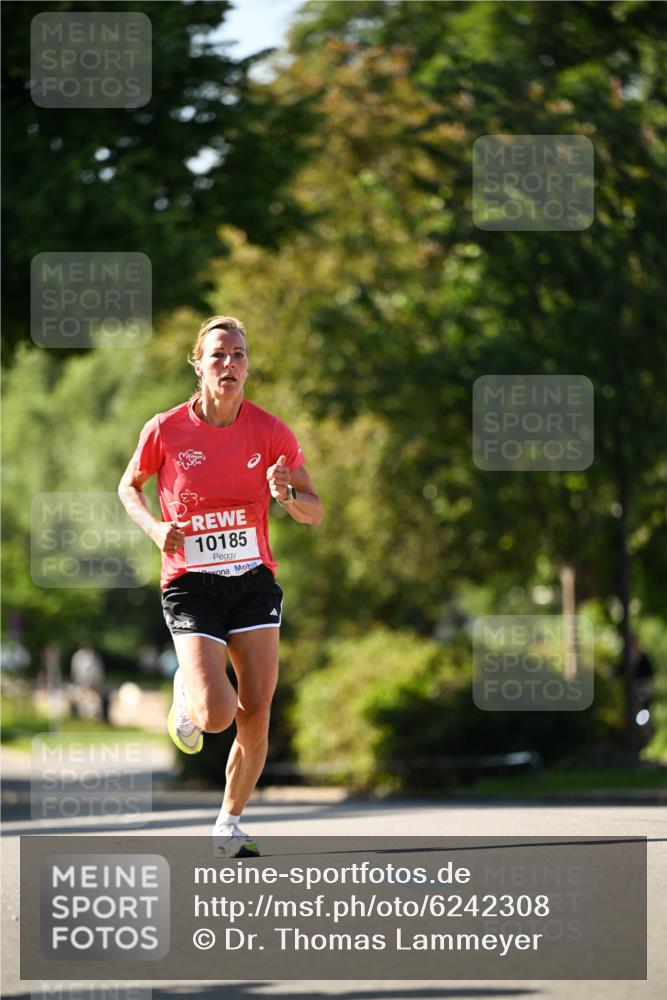 08.06.2024 - REWE Women's Run Dr. Thomas Lammeyer http://msf.ph/oto/6242308 09.06.2024 09:12:51 Laufen 10185 meine-sportfotos.de