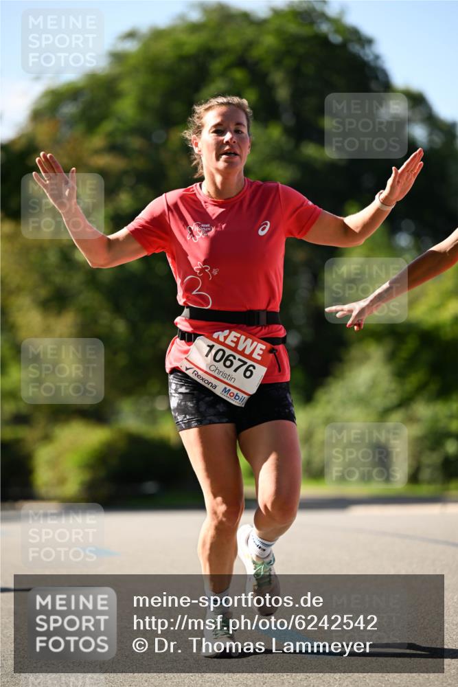 08.06.2024 - REWE Women's Run Dr. Thomas Lammeyer http://msf.ph/oto/6242542 09.06.2024 09:14:54 Laufen 10676 meine-sportfotos.de