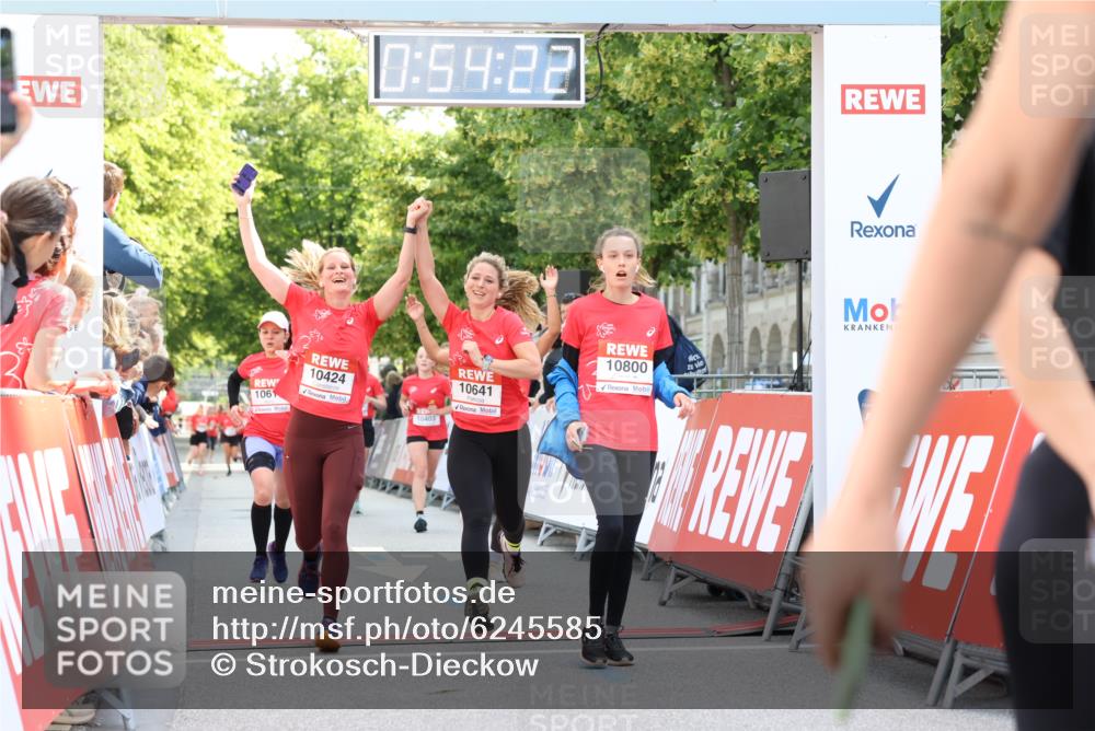 08.06.2024 - REWE Women's Run Strokosch-Dieckow http://msf.ph/oto/6245585 09.06.2024 09:54:51 Ziel 10016, 10068, 10349, 10386, 10393, 10403, 10424, 10611, 10641, 10800 meine-sportfotos.de