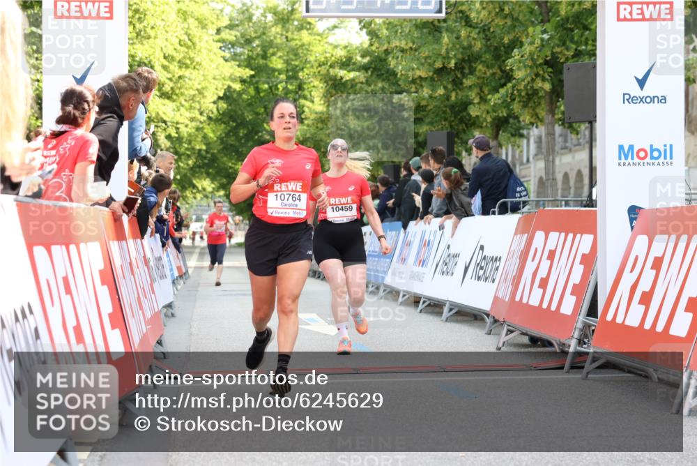 08.06.2024 - REWE Women's Run Strokosch-Dieckow http://msf.ph/oto/6245629 09.06.2024 09:55:06 Ziel 10459, 10482, 10483, 10764, 10765 meine-sportfotos.de