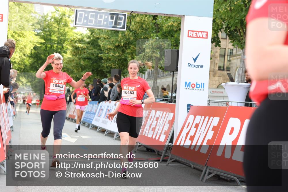 08.06.2024 - REWE Women's Run Strokosch-Dieckow http://msf.ph/oto/6245660 09.06.2024 09:55:12 Ziel 10459, 10482, 10483, 10754 meine-sportfotos.de