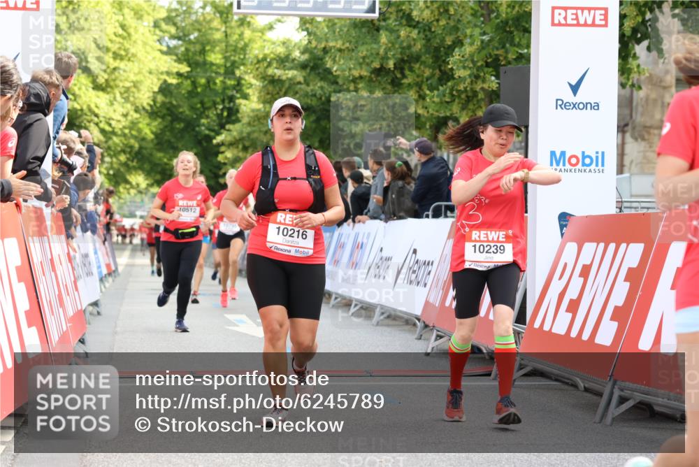 08.06.2024 - REWE Women's Run Strokosch-Dieckow http://msf.ph/oto/6245789 09.06.2024 09:56:02 Ziel 10002, 10038, 10106, 10184, 10216, 10239, 10512, 10758, 10795 meine-sportfotos.de