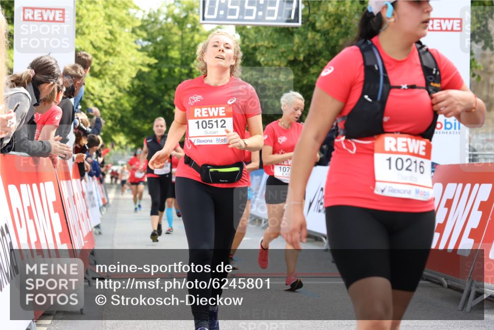 08.06.2024 - REWE Women's Run Strokosch-Dieckow http://msf.ph/oto/6245801 09.06.2024 09:56:06 Ziel 10002, 10106, 10184, 10216, 10239, 10512, 10595, 10758, 10795 meine-sportfotos.de