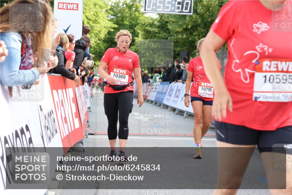 08.06.2024 - REWE Women's Run Strokosch-Dieckow http://msf.ph/oto/6245834 09.06.2024 09:56:19 Ziel 10029, 10043, 10117, 10263, 10369, 10595, 10799 meine-sportfotos.de