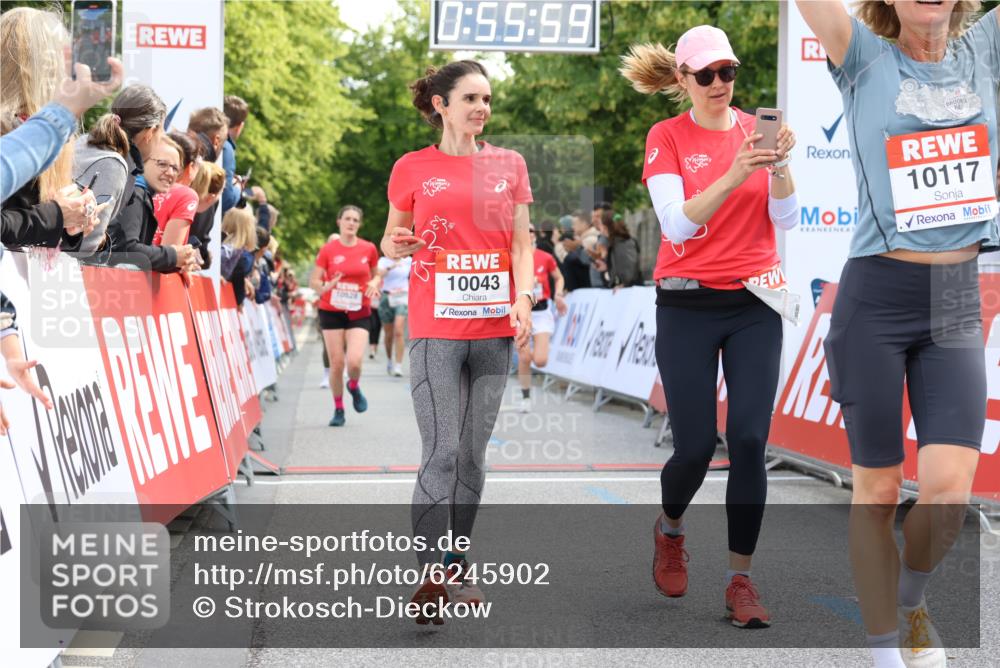 08.06.2024 - REWE Women's Run Strokosch-Dieckow http://msf.ph/oto/6245902 09.06.2024 09:56:29 Ziel 10029, 10030, 10043, 10117, 10441, 10442, 10528, 10728, 10755 meine-sportfotos.de
