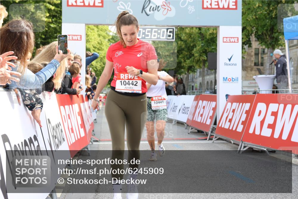 08.06.2024 - REWE Women's Run Strokosch-Dieckow http://msf.ph/oto/6245909 09.06.2024 09:56:34 Ziel 10030, 10441, 10442, 10528, 10728, 10744, 10755 meine-sportfotos.de