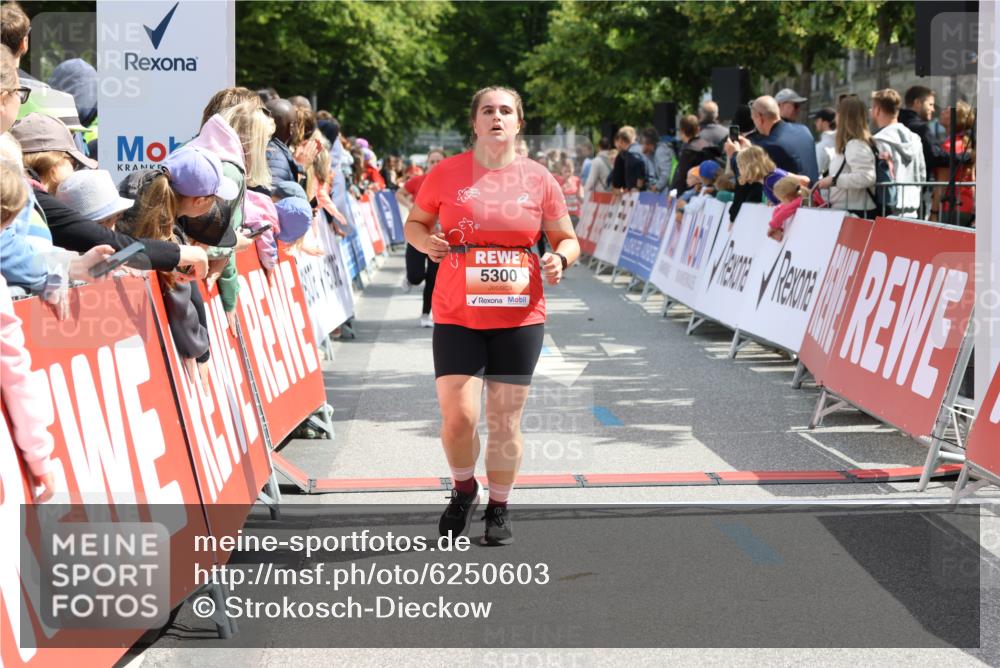 08.06.2024 - REWE Women's Run Strokosch-Dieckow http://msf.ph/oto/6250603 09.06.2024 11:01:51 Ziel 5022, 5129, 5147, 5194, 5195, 5196, 5300, 5405, 5489, 5567 meine-sportfotos.de