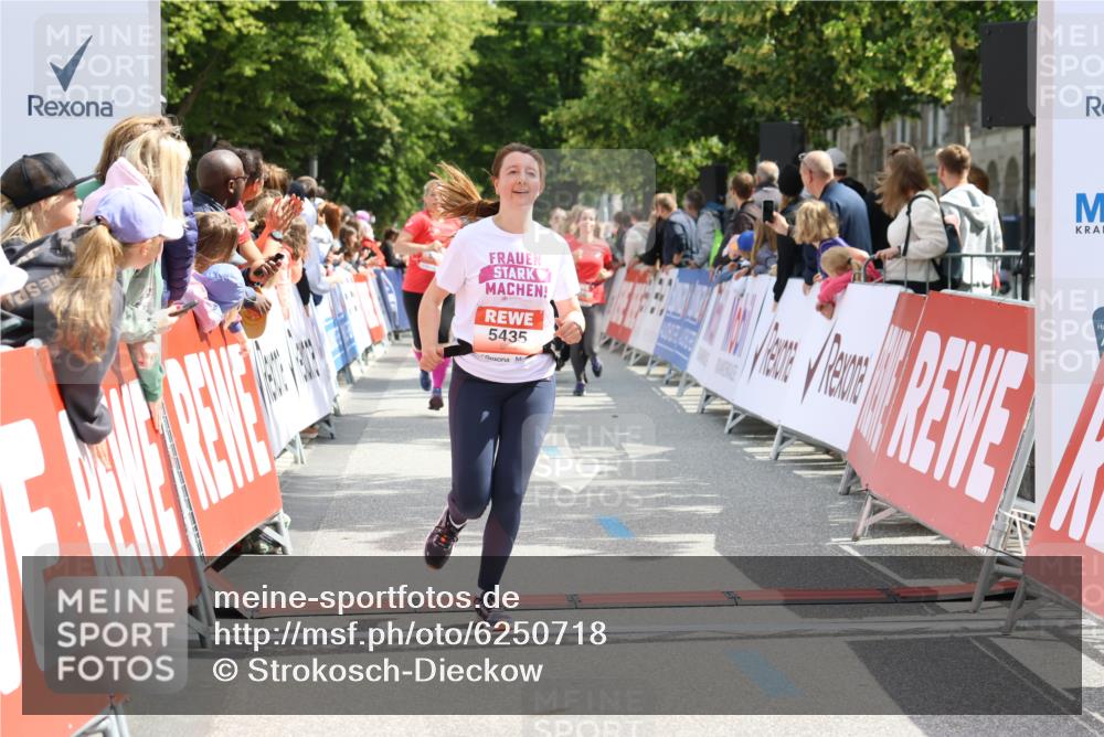 08.06.2024 - REWE Women's Run Strokosch-Dieckow http://msf.ph/oto/6250718 09.06.2024 11:02:14 Ziel 5004, 5170, 5353, 5435, 5476, 5547, 5556, 5559 meine-sportfotos.de