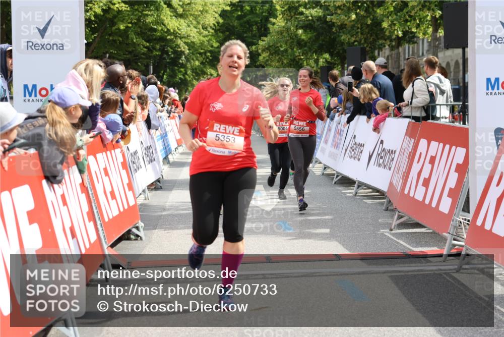 08.06.2024 - REWE Women's Run Strokosch-Dieckow http://msf.ph/oto/6250733 09.06.2024 11:02:17 Ziel 5004, 5034, 5170, 5353, 5435, 5476, 5556, 5559 meine-sportfotos.de
