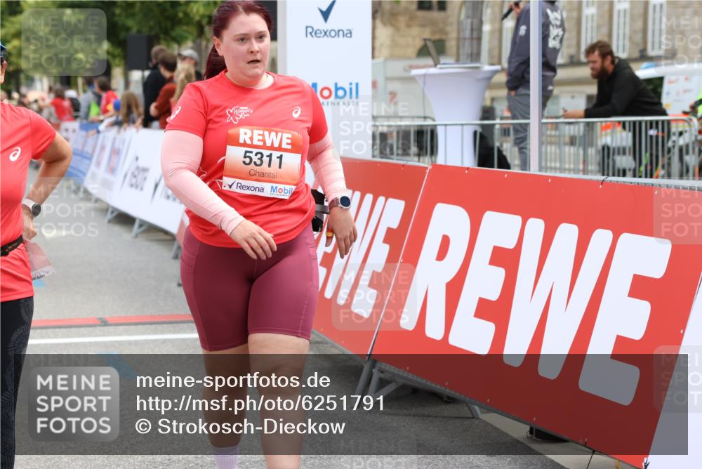 08.06.2024 - REWE Women's Run Strokosch-Dieckow http://msf.ph/oto/6251791 09.06.2024 11:05:03 Ziel 5311, 5432, 5478, 5550, 5585 meine-sportfotos.de