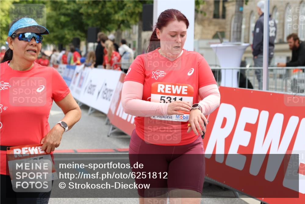 08.06.2024 - REWE Women's Run Strokosch-Dieckow http://msf.ph/oto/6251812 09.06.2024 11:05:04 Ziel 5311, 5432, 5478, 5550 meine-sportfotos.de
