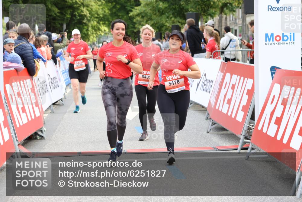 08.06.2024 - REWE Women's Run Strokosch-Dieckow http://msf.ph/oto/6251827 09.06.2024 11:05:10 Ziel 5075, 5191, 5282, 5357, 5432, 5478, 5550 meine-sportfotos.de
