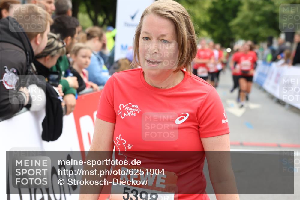 08.06.2024 - REWE Women's Run Strokosch-Dieckow http://msf.ph/oto/6251904 09.06.2024 11:05:30 Ziel 5092, 5154, 5240, 5253, 5310, 5341, 5367, 5398 meine-sportfotos.de