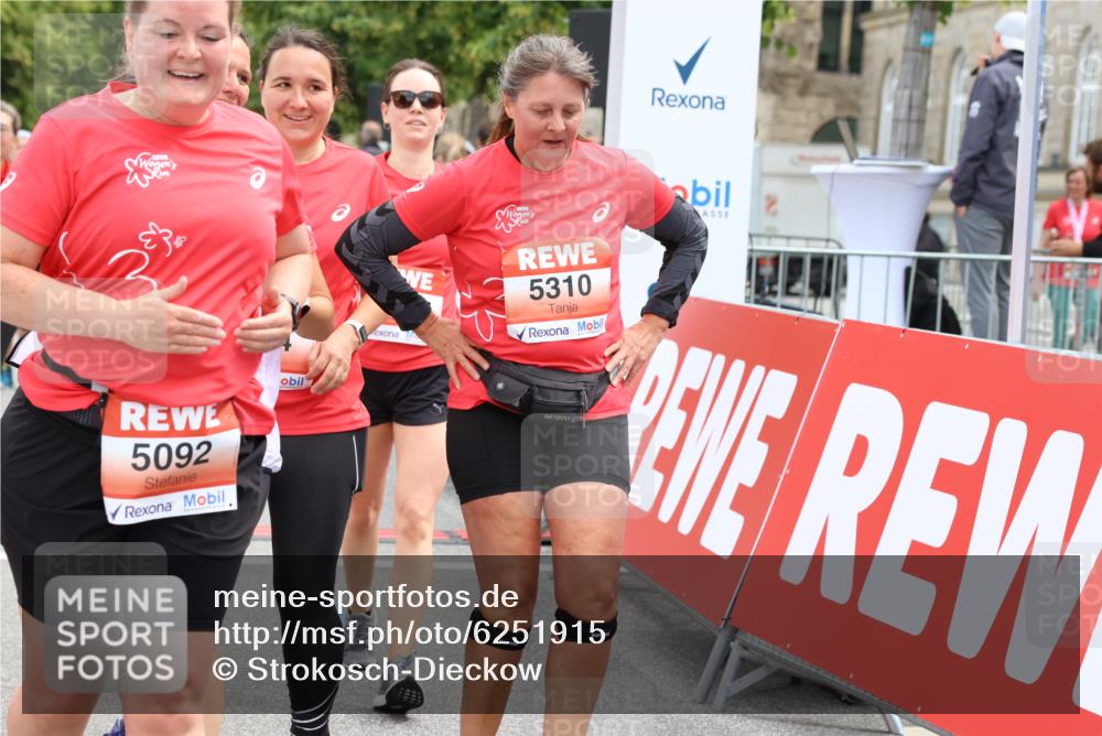08.06.2024 - REWE Women's Run Strokosch-Dieckow http://msf.ph/oto/6251915 09.06.2024 11:05:35 Ziel 5092, 5154, 5240, 5253, 5310, 5341, 5367, 5397, 5475 meine-sportfotos.de