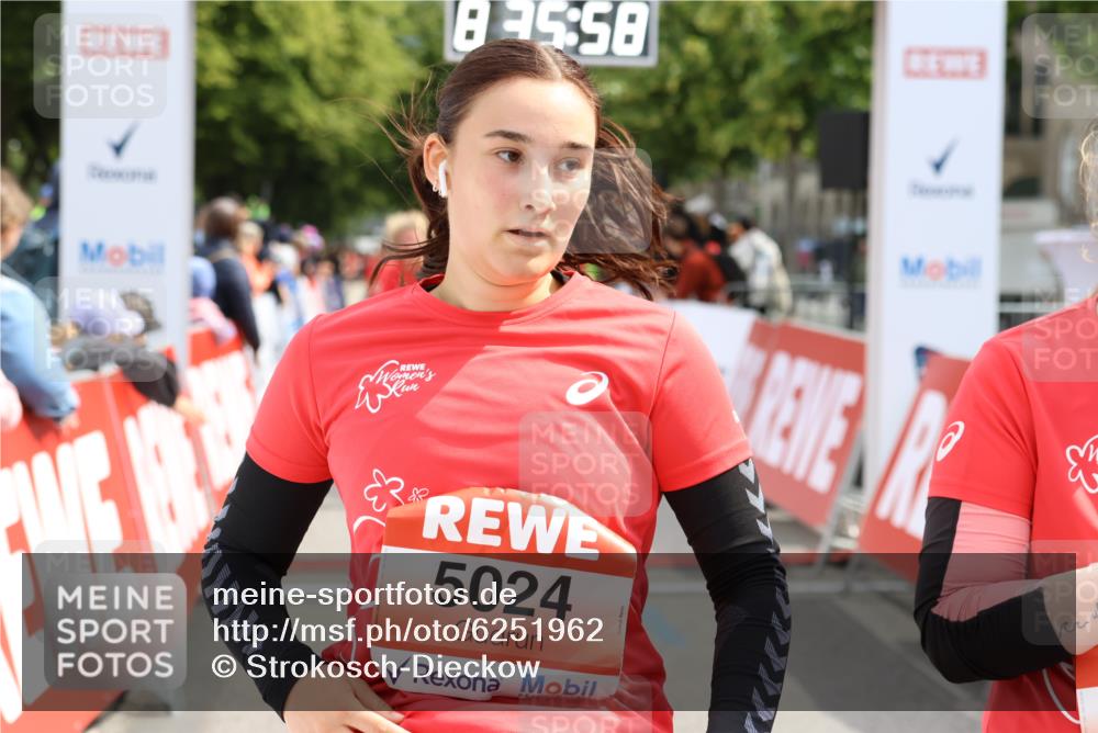 08.06.2024 - REWE Women's Run Strokosch-Dieckow http://msf.ph/oto/6251962 09.06.2024 11:05:56 Ziel 5024, 5046, 5098, 5269, 5368, 5573 meine-sportfotos.de