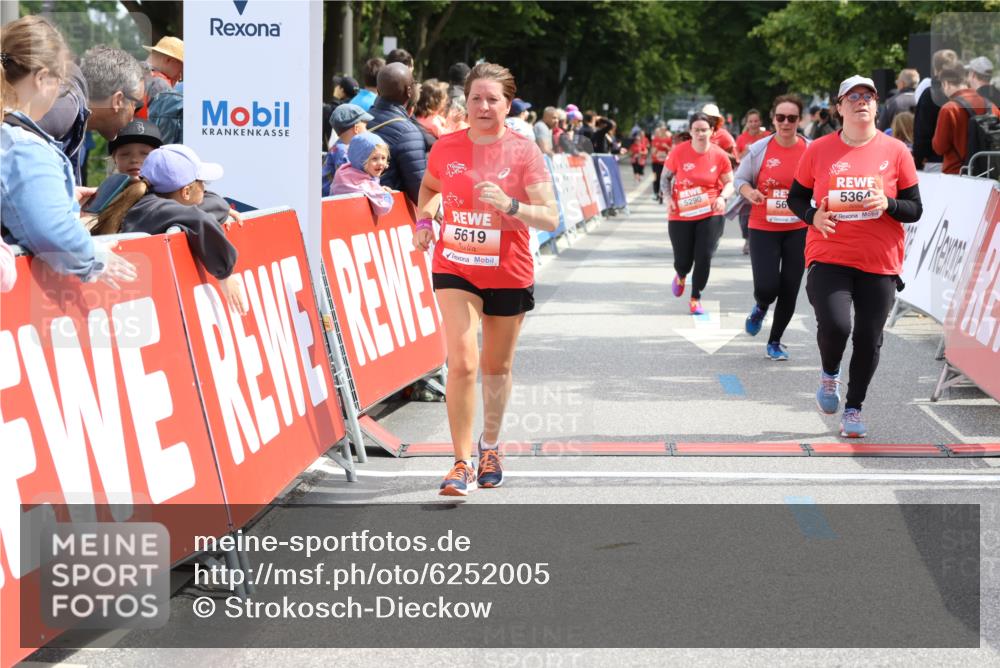 08.06.2024 - REWE Women's Run Strokosch-Dieckow http://msf.ph/oto/6252005 09.06.2024 11:06:06 Ziel 5290, 5364, 5563, 5594, 5612, 5619 meine-sportfotos.de