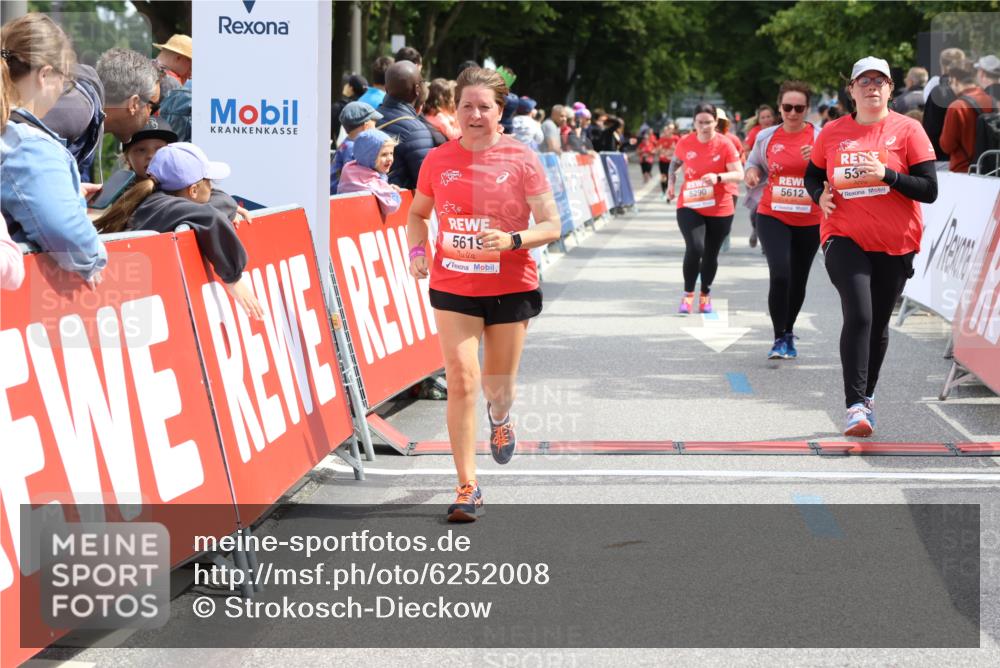 08.06.2024 - REWE Women's Run Strokosch-Dieckow http://msf.ph/oto/6252008 09.06.2024 11:06:07 Ziel 5290, 5364, 5563, 5594, 5612, 5619 meine-sportfotos.de