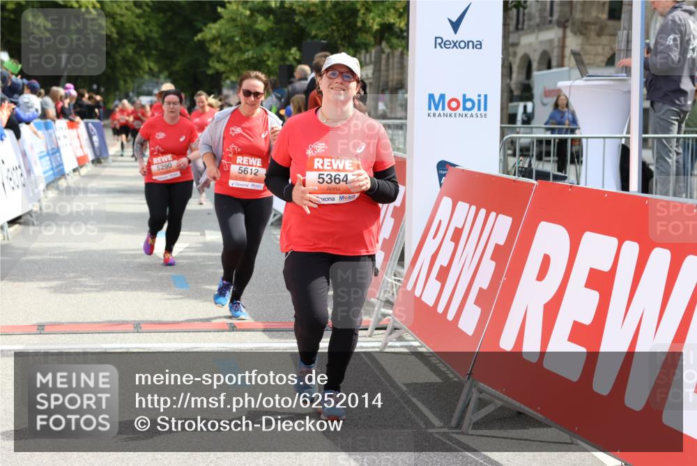 08.06.2024 - REWE Women's Run Strokosch-Dieckow http://msf.ph/oto/6252014 09.06.2024 11:06:08 Ziel 5290, 5364, 5563, 5594, 5612, 5619 meine-sportfotos.de